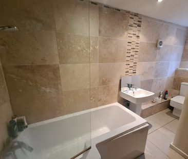 4 Bed - 29A Otley Road, Headingley, Leeds - LS6 3AA - Student - Photo 6