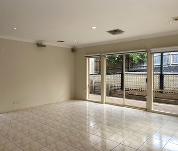 7 Kauri Court, Hampton Park VIC 3976 - House For Rent | Domain - Photo 2