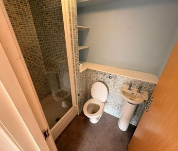 2 bedroom flat to rent - Photo 5