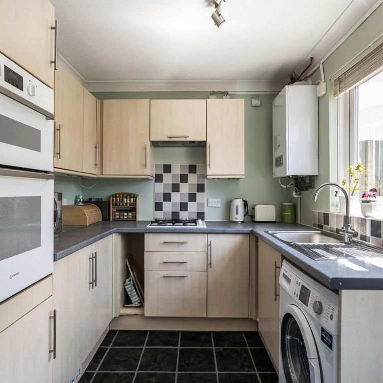 2 bedroom house to rent - Photo 1