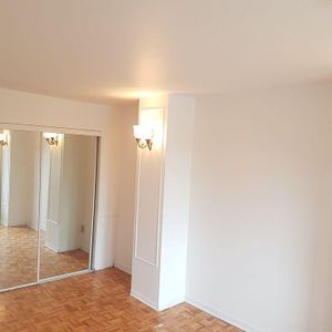 Maison unifamiliale de 3 chambres à louer à Brossard - Photo 2