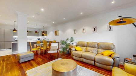 2 bedroom flat to rent - Photo 2