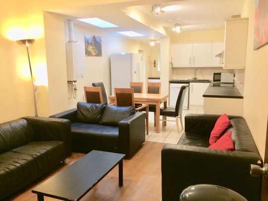 229 DAWLISH ROAD - Photo 1