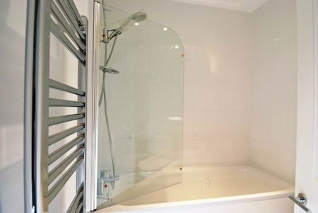 Sangora Road, SW11, London - Photo 3