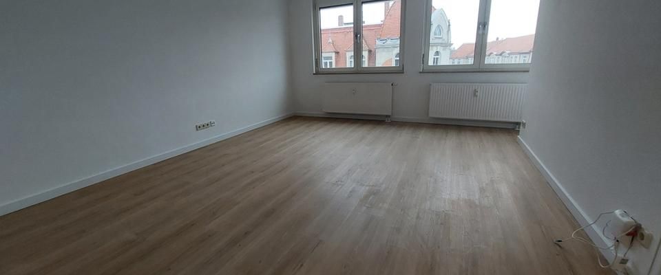 Neu renovierte 2 RWG mit Lift, Bad mit Dusche zu vermieten! - Photo 1