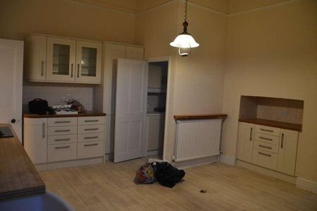 Clarence Road South, Weston-super-mare, BS23 - Photo 2