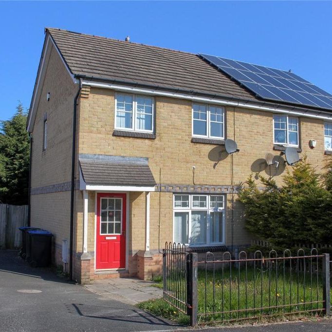 3 bedroom semi-detached house to rent - Photo 2