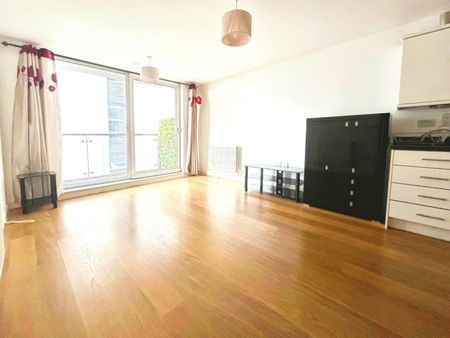 1 bedroom Flat To Let Total Size: 582 SQ FT - Photo 2