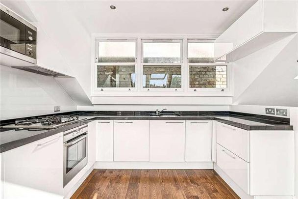 Westbourne Grove Mews, London, W11 - Photo 1