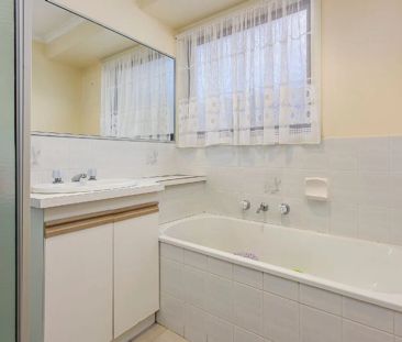 Immaculate Family Living in a Prime Wyndham Vale Location - Photo 4