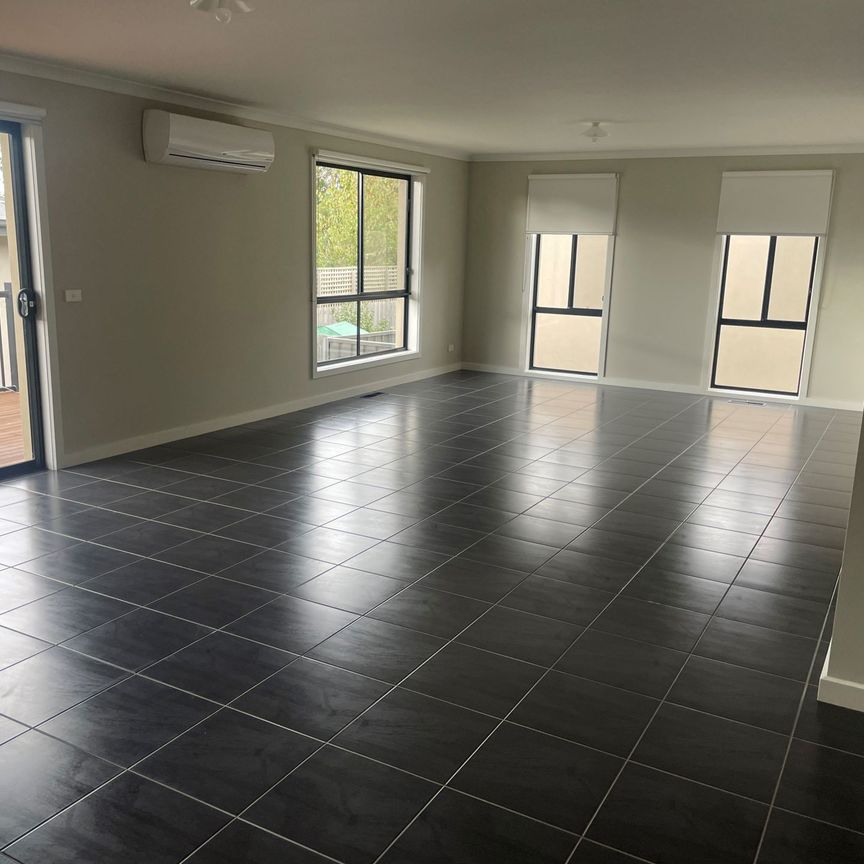 3/75 Hamilton Street, Gisborne - Photo 1