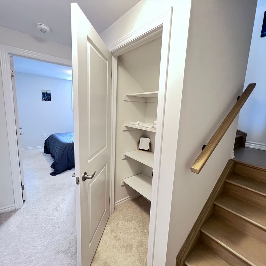 For Lease - 5953 Saigon Street Unit# - Suit, Mississauga, Ontario - Photo 1