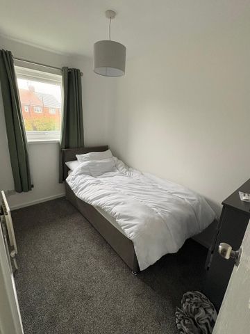 3 bedroom terraced house to rent - Photo 2