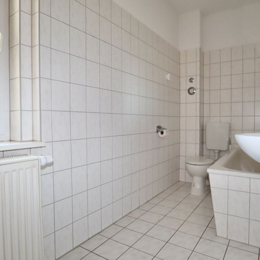 2-Raum • Einbauküche • Hell • Laminat • Tageslichtbad • Stellplätze • Top-Lage • Anschauen!? - Photo 1