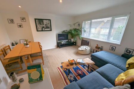 Thorsden Close, Woking - 2 bedrooms Property for lettings - Seymours - Photo 5