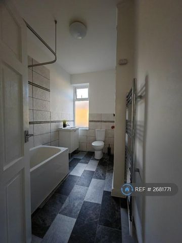 2 bedroom terraced house to rent - Photo 5