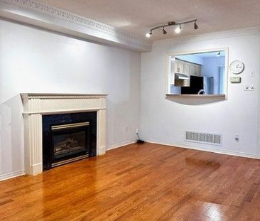 For Lease - 21 Baltic Street, Richmond Hill, Ontario - Photo 2