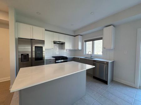 For Lease - 138 Seguin Street, Richmond Hill, Ontario - Photo 2