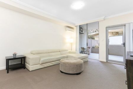 Modern family home | Three bedroom + study - Photo 2