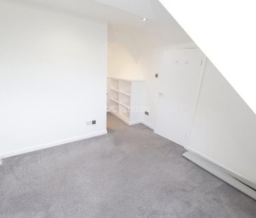 4 bedroom semi-detached house to rent - Photo 3