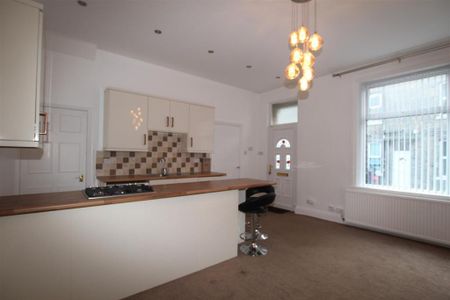 3 bedroom terraced house to rent - Photo 5