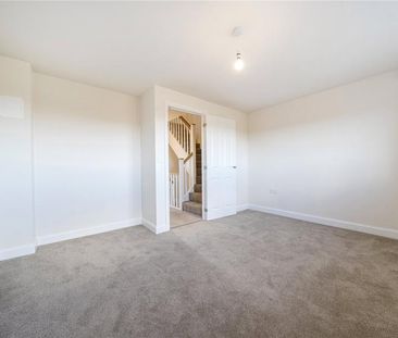 3 bedroom townhouse to rent Four Acre Drive, Houghton Conquest, Bed... - Photo 2