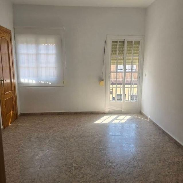 Alquiler de piso en Estación - Foto 1