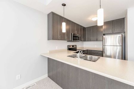 For Lease - 7 Lakefront Drive, Hamilton, Ontario - Photo 5