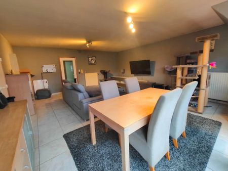 Verzorgd tweeslaapkamer appartement met garage in centrum Hooglede - Photo 3