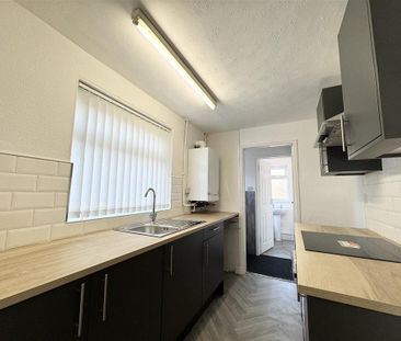 2 bedroom terraced house to rent - Photo 3