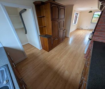 4 bedroom bungalow to rent - Photo 1