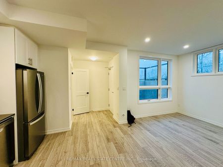 For Lease - 20 Lytham Green Circle Unit# 14, Newmarket, Ontario - Photo 2