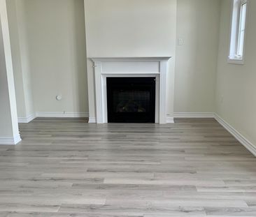 For Lease - 594 Murrell Boulevard, East Gwillimbury, Ontario - Photo 5