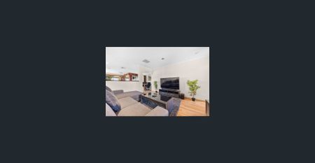 Charming Family Home with Exceptional Entertaining Spaces! - Photo 2