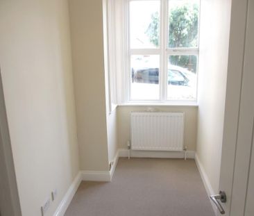 2 bedroom ground floor flat to rent - Photo 5