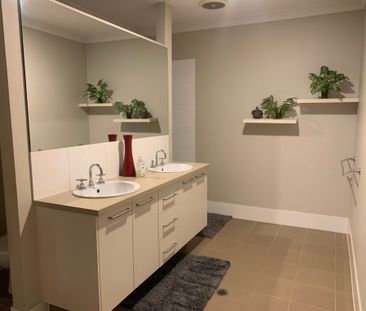 Upper Coomera - Photo 4