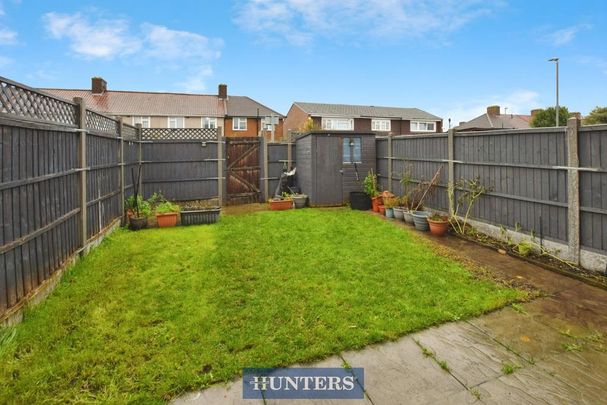 3 bedroom end of terrace house to rent - Photo 1