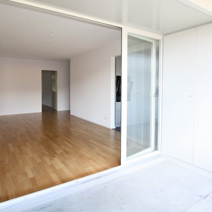 4.5-Zimmer-Wohnung mit Balkon in zentraler Lage zu vermieten - Foto 1