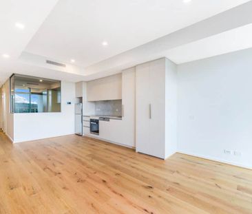 Exclusive living in the heart of Canberra - Photo 3