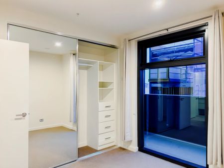 2b1b Master Room - Photo 2