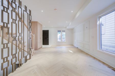 For Lease - 34 Hiawatha Road, Toronto, Ontario - Photo 3