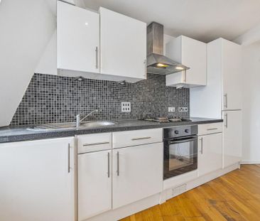 2 bedroom penthouse to rent - Photo 5