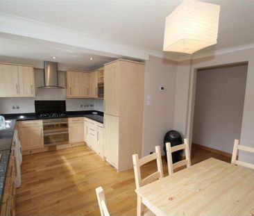 1 bedroom in a house share to rent - Photo 2