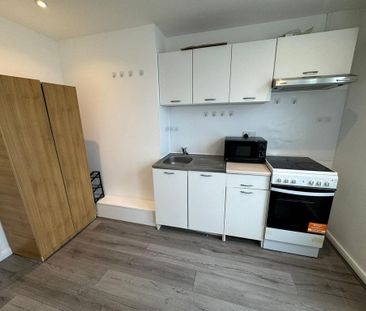 Studio to rent - Photo 3