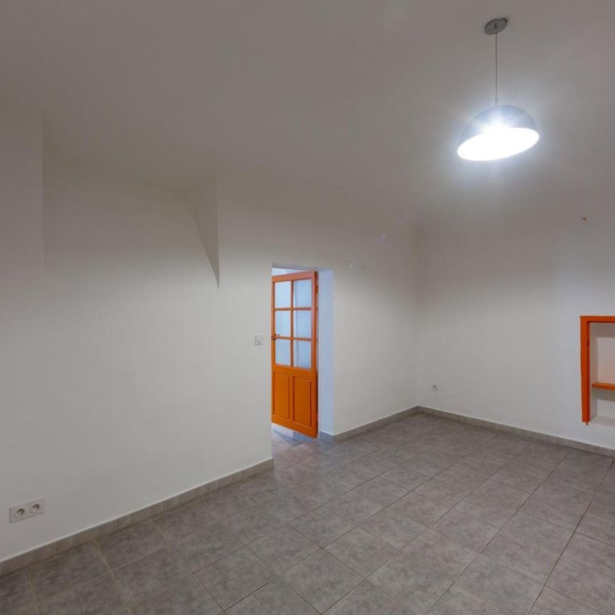 Location Appartement 1 pièce 35m² LES VANS 07140 - Photo 1