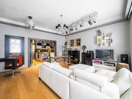Pronájem bytu 2+1 77 m2 - Fotografie 3
