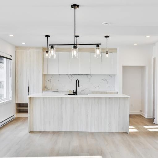 3 CH - 2 SDB - Sainte-Agathe-des-Monts - $2,175 /mo - Photo 1