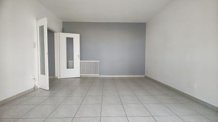 T3 rénové de 67m² - BLD 1848 - Photo 2