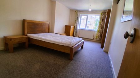 88 High Street, March - Photo 2