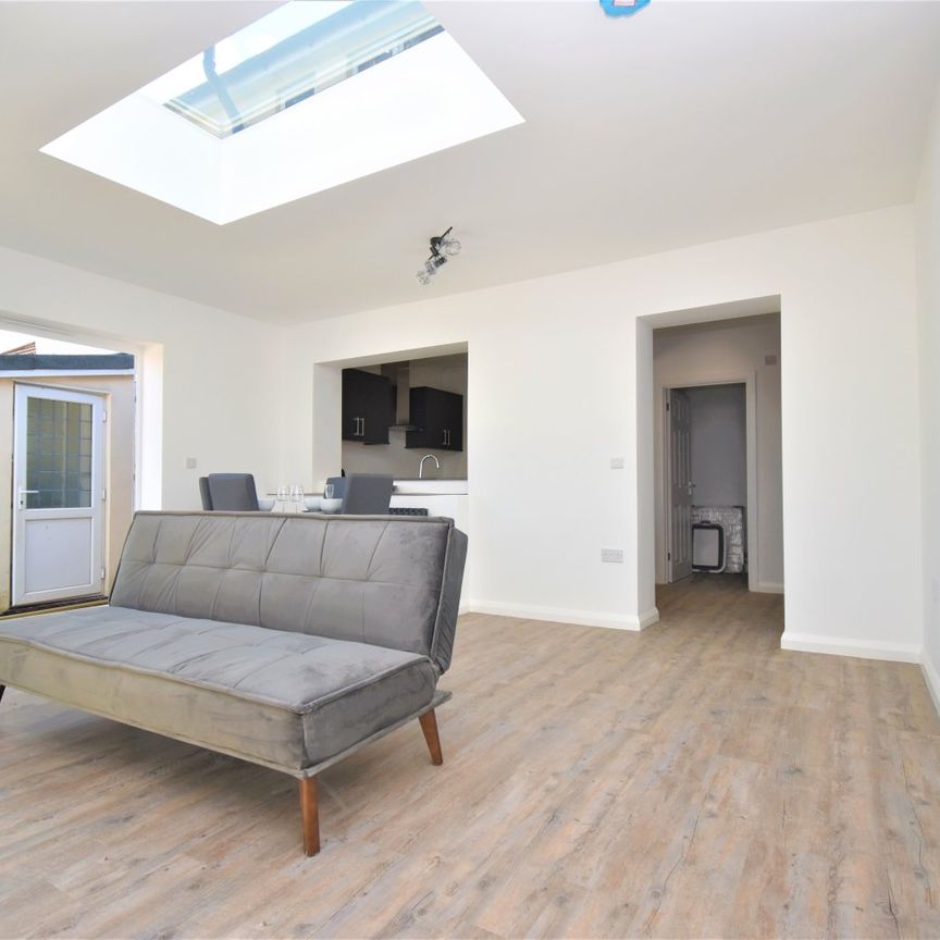 House Share to rent - Barry Avenue, Bexleyheath, DA7 - Photo 1